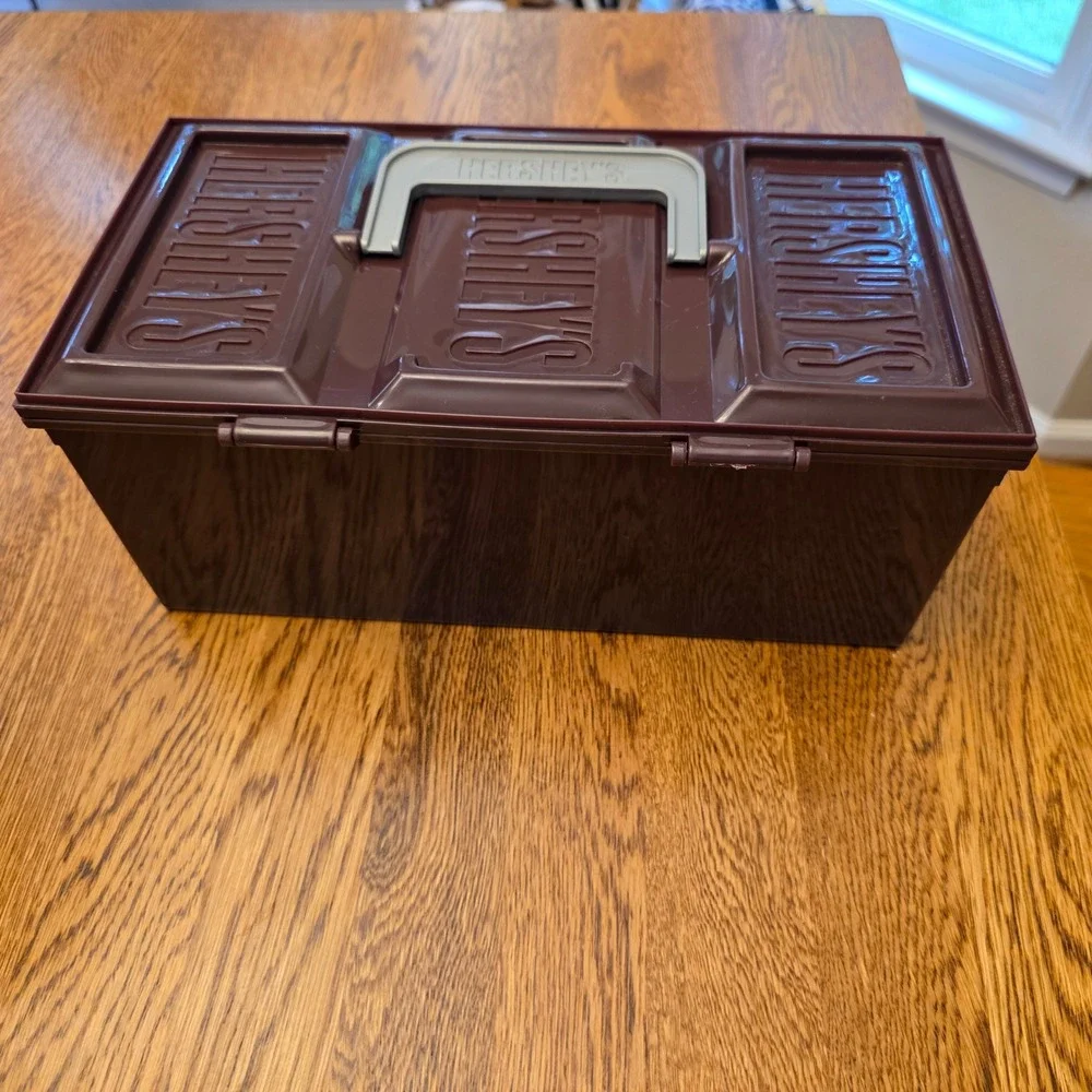 Hershey's S'mores Plastic Storage Caddy Brown Divided Snack Box Handle Bonfire